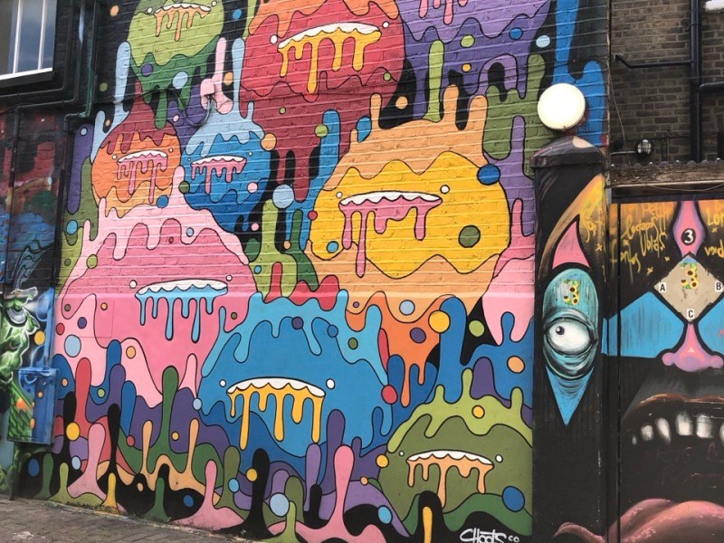 I mondi immaginari di Choots illuminano Hawley Mews: Camden Town si riempie di colore